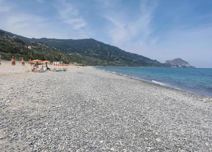 Seaside 公寓 切法卢